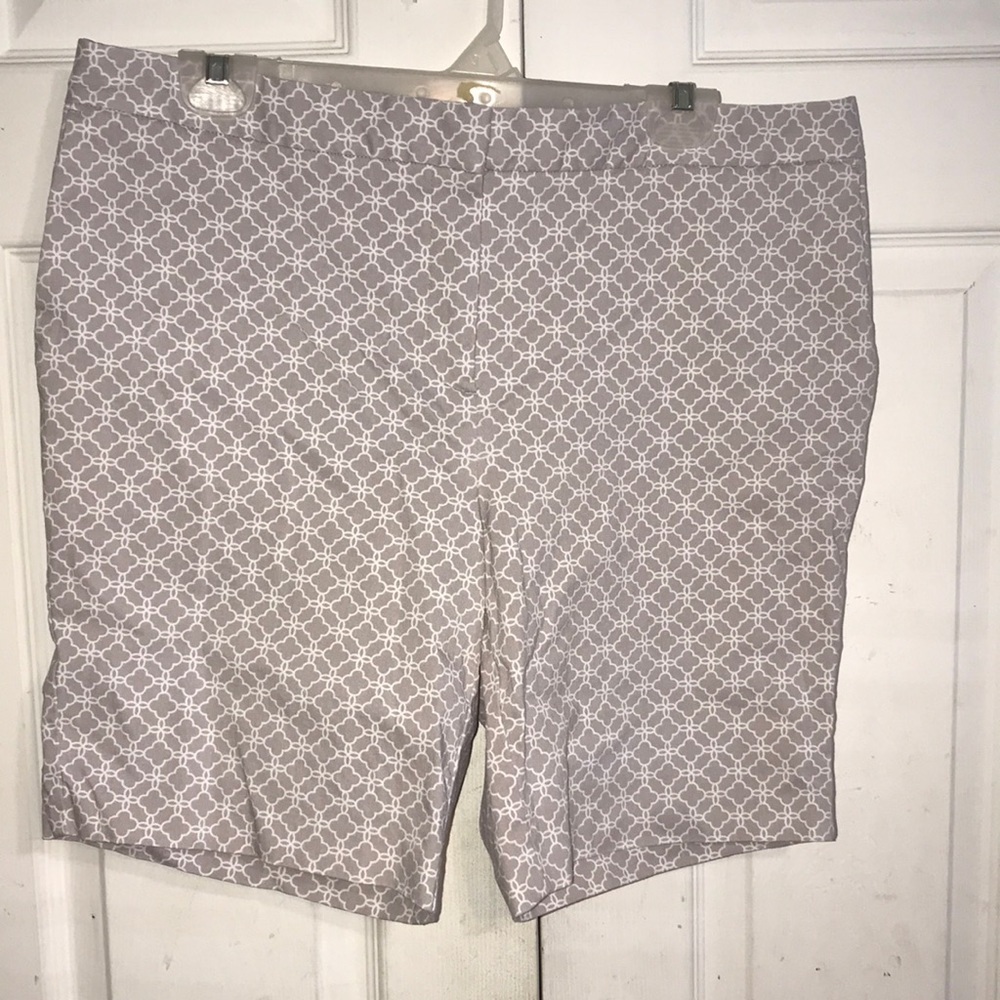 Women’s Mario Serrani Stretch Shorts